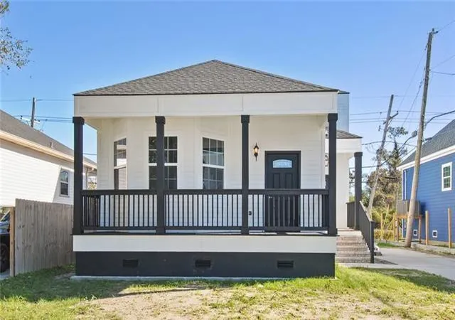 2nd image of 424 Cougar Dr, Arabi, LA 70032 | MLS# 2559396