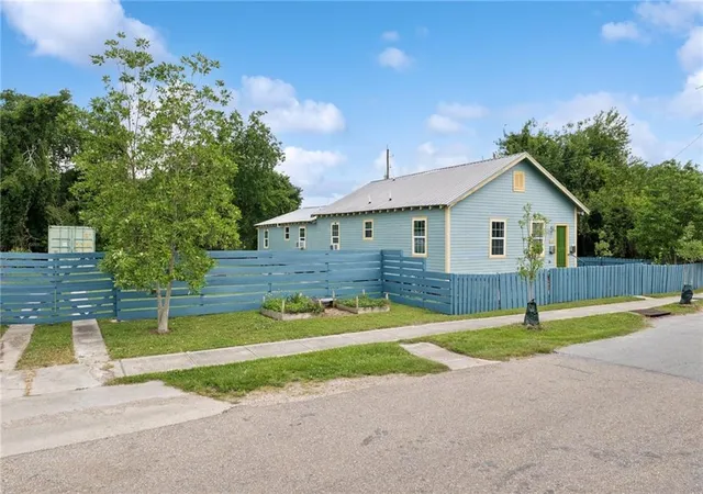 3rd image of 1203 Delery St, New Orleans, LA 70117 | MLS# 2559418
