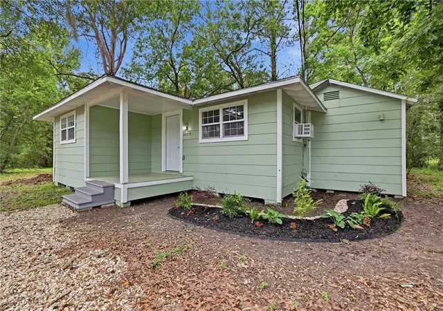 Photo 2 of Single family home for sale at 38515 Dickerson Ln, Ponchatoula, LA 70454 | MLS# 2559409 | Listing updated on 2026-08-18