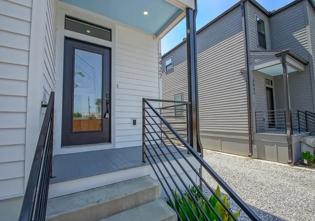 Listing Photo 4 - Condo for sale in building located at 2425-27 Franklin Ave, New Orleans, LA 70117