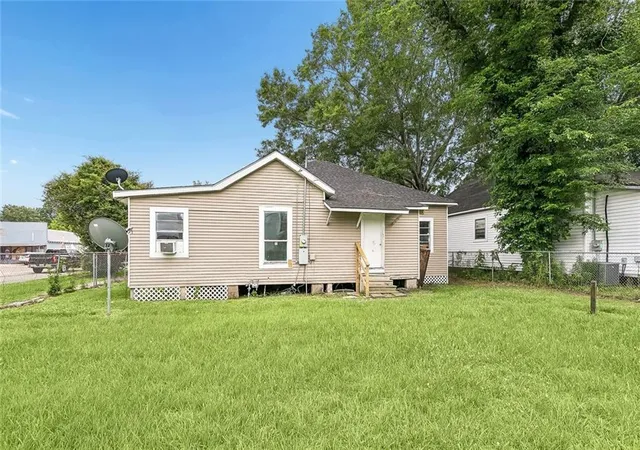 15th image of 501 Superior Ave, Bogalusa, LA 70427 | MLS# 2559740