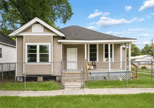 1st image of 501 Superior Ave, Bogalusa, LA 70427 | MLS# 2559740