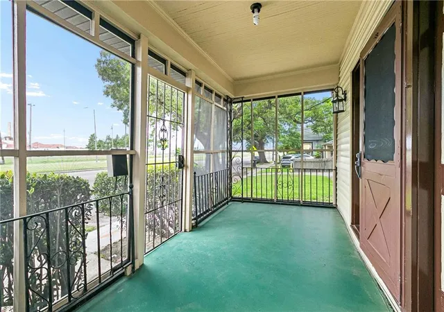 Photo 2 of Single family home for sale at 8607 S Claiborne Ave, New Orleans, LA 70118 | MLS# 2559493 | Listing updated on 2026-08-13