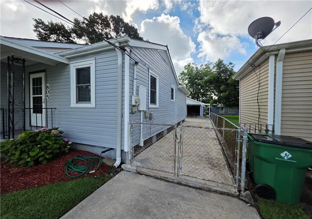 Photo 3 of Single family home for sale at 805 Cathy Ave, Metairie, LA 70003 | MLS# 2560174 | Listing updated on 2026-08-14