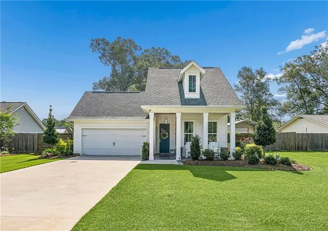 1st image of 120 N 13th St, Ponchatoula, LA 70454 | MLS# 2560509