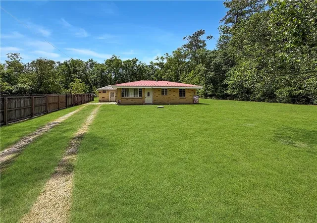 Photo 1 of Single family home for sale at 26140 Highway 190, Lacombe, LA 70445 | MLS# 2560952 | Listing updated on 2026-08-08