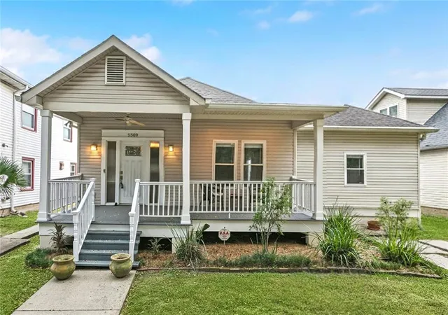 Photo 1 of Sale Pending at 5509 W End Blvd, New Orleans, LA 70124 | MLS# 2561075 | Listing updated on 2026-08-22