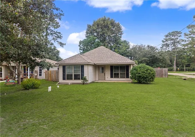 Photo 1 of Single family home for sale at 133 Scott St, Madisonville, LA 70447 | MLS# 2561217 | Listing updated on 2026-08-14