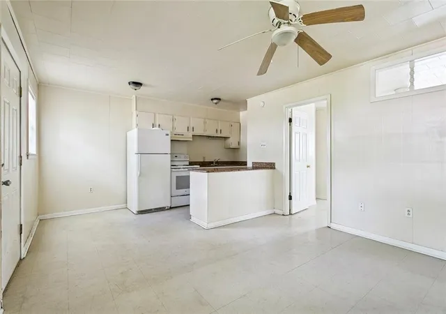 Listing Photo 5 - Condo for sale in building located at 11352 Wardline Rd, Hammond, LA 70401
