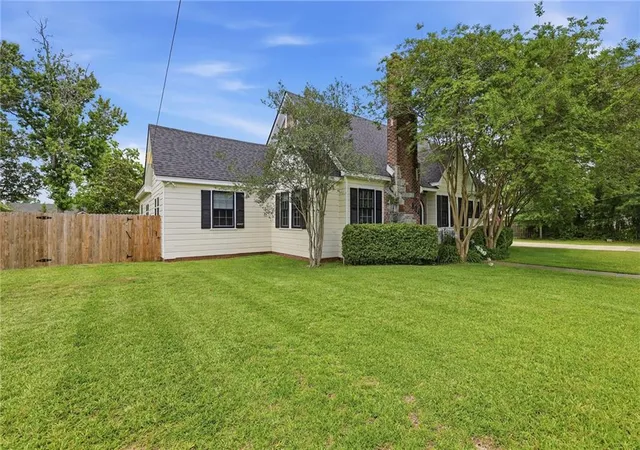 3rd image of 804 W Charles St, Hammond, LA 70401 | MLS# 2558584