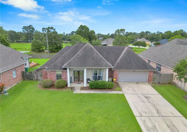 Photo 2 of Single family home for sale at 125 Kasey St, Slidell, LA 70458 | MLS# 2561602 | Listing updated on 2026-08-15