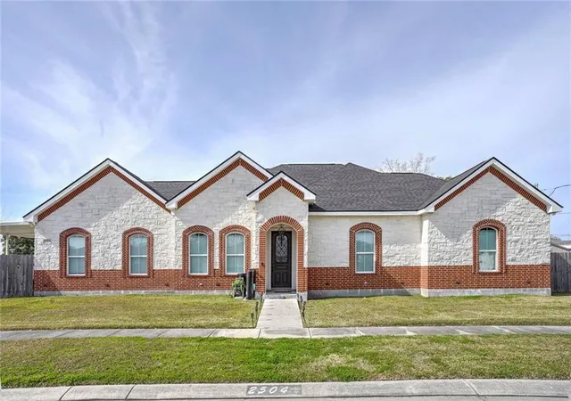 2nd image of 2504 Campagna Dr, Chalmette, LA 70043 | MLS# 2561645