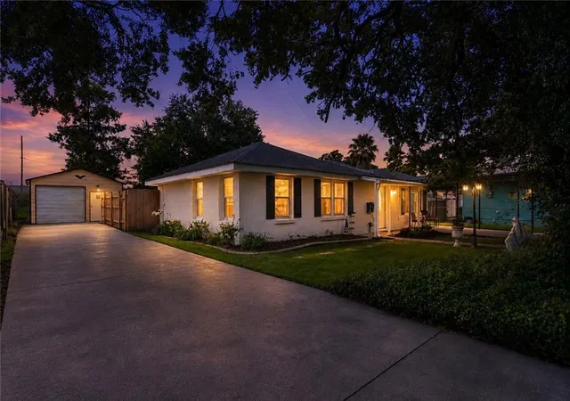 Photo 1 of Single family home for sale at 203 Broad St, Belle Chasse, LA 70037 | MLS# 2562022 | Listing updated on 2026-08-15