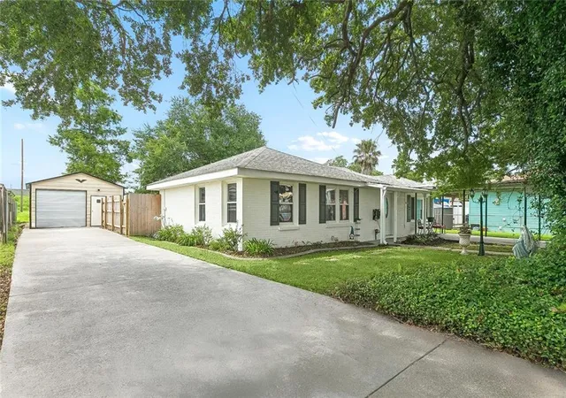 Photo 3 of Single family home for sale at 203 Broad St, Belle Chasse, LA 70037 | MLS# 2562022 | Listing updated on 2026-08-15