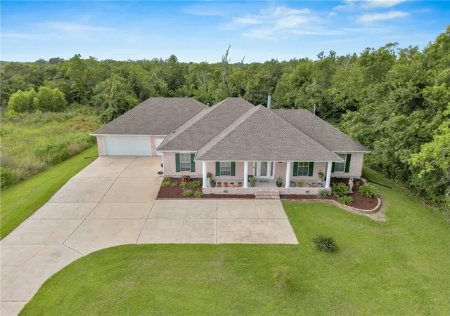 Photo 1 of Sale Pending at 5138 Orleans Way, Marrero, LA 70072 | MLS# 2559919 | Listing updated on 2026-08-24