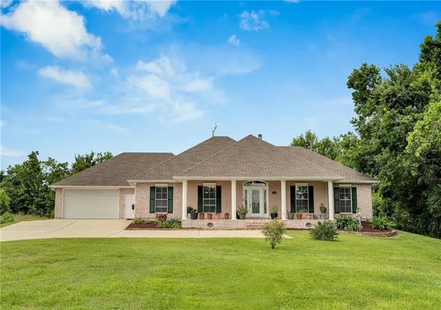 Photo 2 of Sale Pending at 5138 Orleans Way, Marrero, LA 70072 | MLS# 2559919 | Listing updated on 2026-08-24