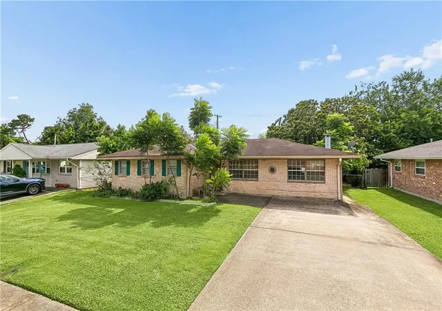 Photo 2 of Single family home for sale at 3608 Academy Dr, Metairie, LA 70003 | MLS# 2562388 | Listing updated on 2026-08-24