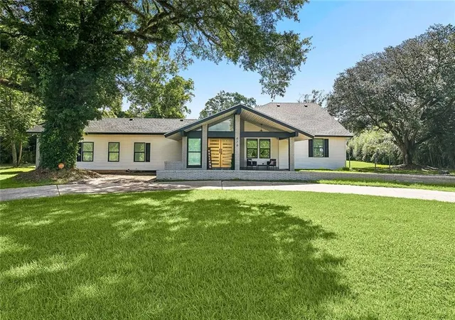 Photo 1 of Single family home for sale at 676 E Railroad Ave, Independence, LA 70443 | MLS# 2562565 | Listing updated on 2026-08-12