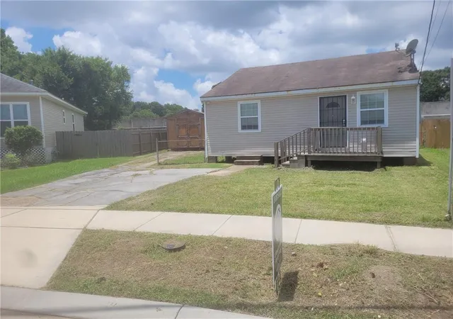 Photo 3 of Sale Pending at 514 Warrington Dr, New Orleans, LA 70122 | MLS# 2562534 | Listing updated on 2026-08-14