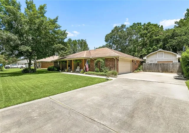 Photo 3 of Single family home for sale at 128 Herwig Blf Rd, Slidell, LA 70461 | MLS# 2562360 | Listing updated on 2026-08-15