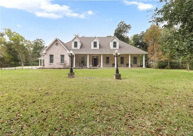 Photo 1 of Single family home for sale at 5450 Barataria Blvd, Marrero, LA 70072 | MLS# 2562955 | Listing updated on 2026-08-24