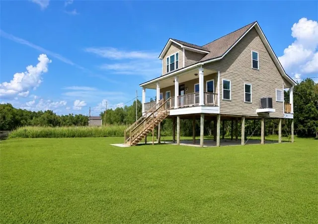 Photo 2 of Single family home for sale at 101 Tahiti Trl, Vacherie, LA 70090 | MLS# 2563030 | Listing updated on 2026-08-20