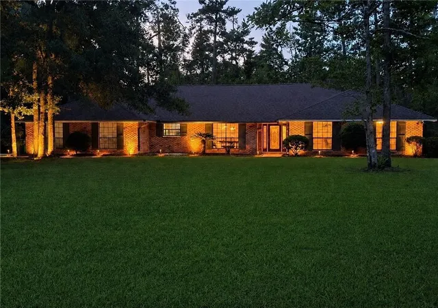 Photo 1 of Single family home for sale at 402 Ormond Dr, Pearl River, LA 70452 | MLS# 2562745 | Listing updated on 2026-08-12