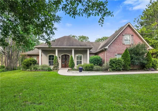 Photo 1 of Single family home for sale at 27609 Ford Dr, Abita Springs, LA 70420 | MLS# 2562449 | Listing updated on 2026-08-05