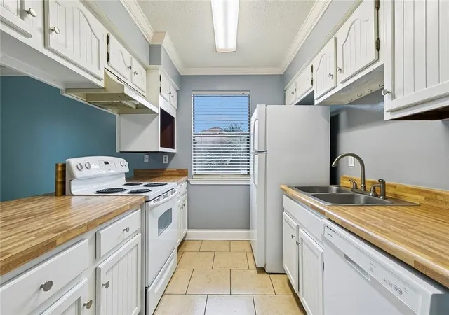 Listing Photo 4 - Condo for sale in building located at 901 Vouray Dr, Kenner, LA 70065 - Unit #C