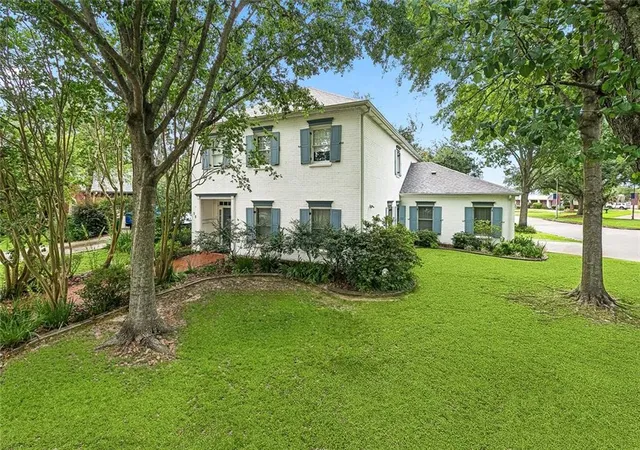 Photo 1 of Single family home for sale at 33 Hermitage Dr, Marrero, LA 70072 | MLS# 2563695 | Listing updated on 2026-08-19