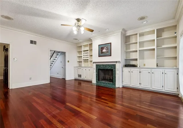 Photo 3 of Single family home for sale at 33 Hermitage Dr, Marrero, LA 70072 | MLS# 2563695 | Listing updated on 2026-08-19