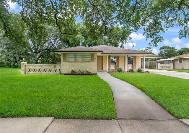 3rd image of 26 W Carmack Dr, Chalmette, LA 70043 | MLS# 2563833