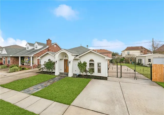 2nd image of 3417 Karen Dr, Chalmette, LA 70043 | MLS# 2564092