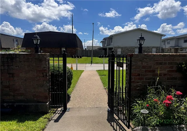 Photo 24 of Sale Pending at 27 Brandon Hall Dr, Destrehan, LA 70047 | MLS# 2563478 | Listing updated on 2026-08-11