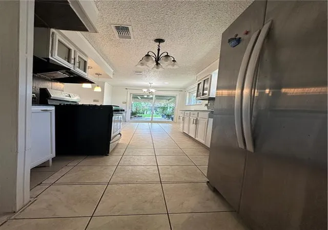 Photo 4 of Single family home for sale at 4204 Transcontinental Dr, Metairie, LA 70006 | MLS# 2564341 | Listing updated on 2026-08-24