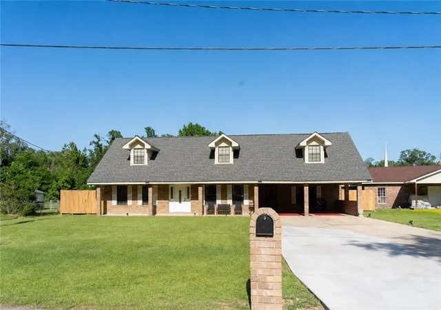 Photo 1 of Single family home for sale at 184 Williams Dr, Ponchatoula, LA 70454 | MLS# 2564389 | Listing updated on 2026-08-11