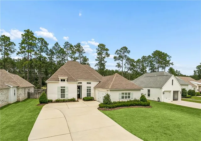 2nd image of 232 Chateau Papillon, Mandeville, LA 70471 | MLS# 2564558