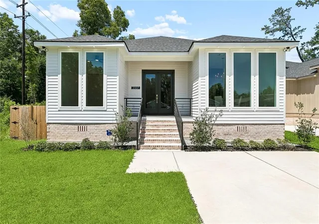Photo 1 of Single family home for sale at 2337 Orleans St, Mandeville, LA 70448 | MLS# 2564278 | Listing updated on 2026-08-08