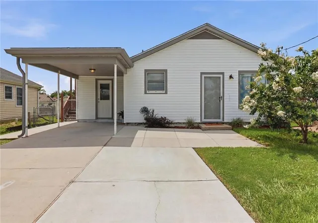 Photo 1 of Sale Pending at 3213 Connecticut Ave, Kenner, LA 70065 | MLS# 2564753 | Listing updated on 2026-08-17