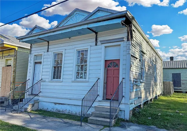 Photo 2 of Single family home for sale at 2528 Freret St, New Orleans, LA 70113 | MLS# 2564792 | Listing updated on 2026-08-25