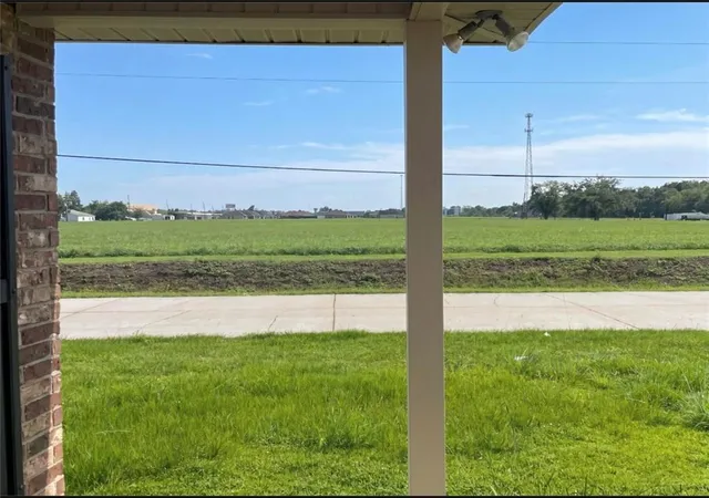Photo 15 of Sale Pending at 402 Cypress Garden Dr, Houma, LA 70364 | MLS# 2564846 | Listing updated on 2026-08-18