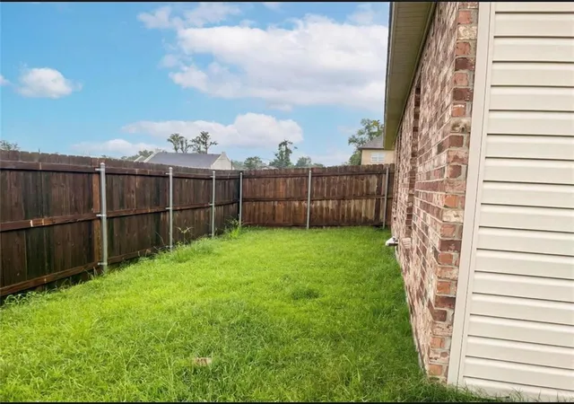 Photo 4 of Sale Pending at 402 Cypress Garden Dr, Houma, LA 70364 | MLS# 2564846 | Listing updated on 2026-08-18