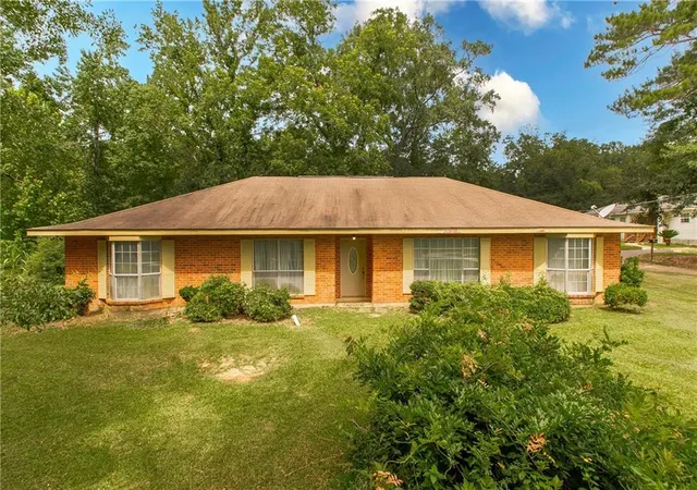 Photo 1 of Single family home for sale at 915 Martin Luther King Jr St, Kentwood, LA 70444 | MLS# 2564972 | Listing updated on 2026-08-19