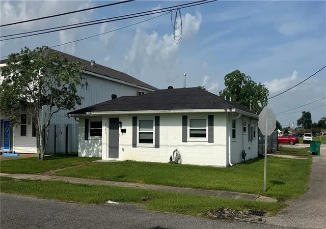 Photo 2 of Single family home for sale at 421 Garden Rd, Marrero, LA 70072 | MLS# 2564207 | Listing updated on 2026-08-07