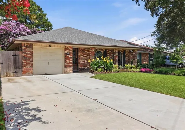 Photo 3 of Single family home for sale at 5024 Jeannette Dr, Metairie, LA 70003 | MLS# 2565074 | Listing updated on 2026-08-13