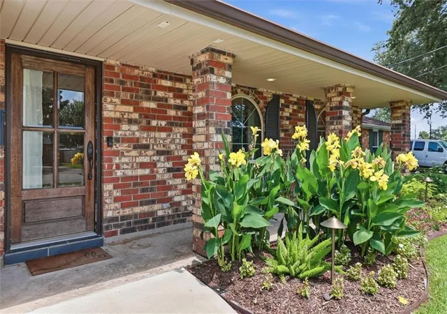 Photo 3 of Single family home for sale at 5024 Jeannette Dr, Metairie, LA 70003 | MLS# 2565074 | Listing updated on 2026-08-13