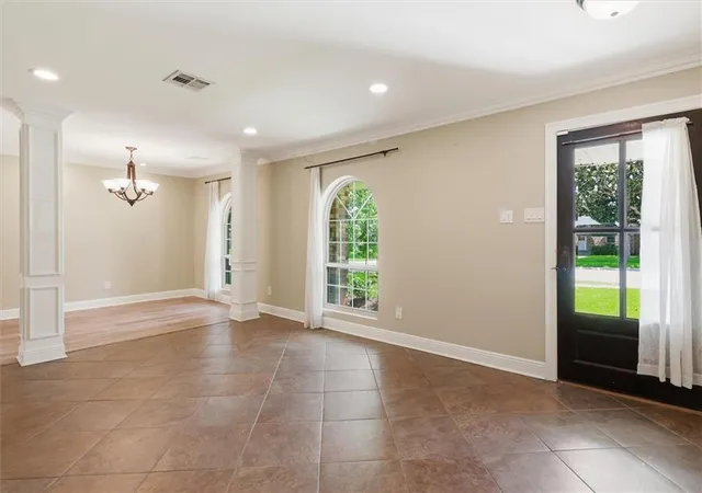 Photo 4 of Single family home for sale at 5024 Jeannette Dr, Metairie, LA 70003 | MLS# 2565074 | Listing updated on 2026-08-13
