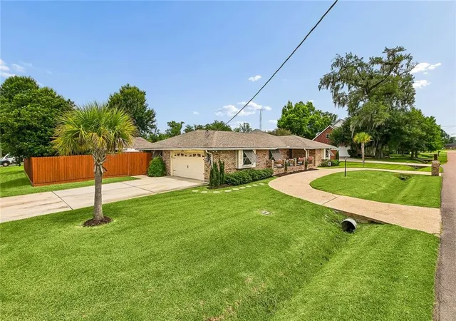 Photo 2 of Single family home for sale at 516 Terri Dr, Luling, LA 70070 | MLS# 2562614 | Listing updated on 2026-08-13