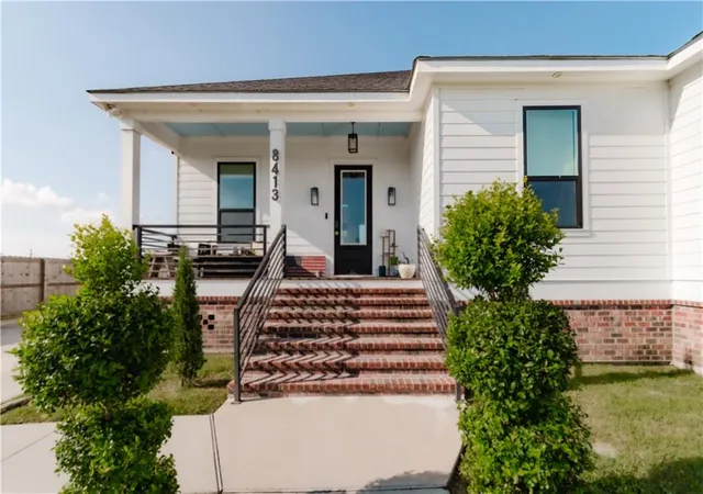 3rd image of 8413 Benjamin St, Chalmette, LA 70043 | MLS# 2565384