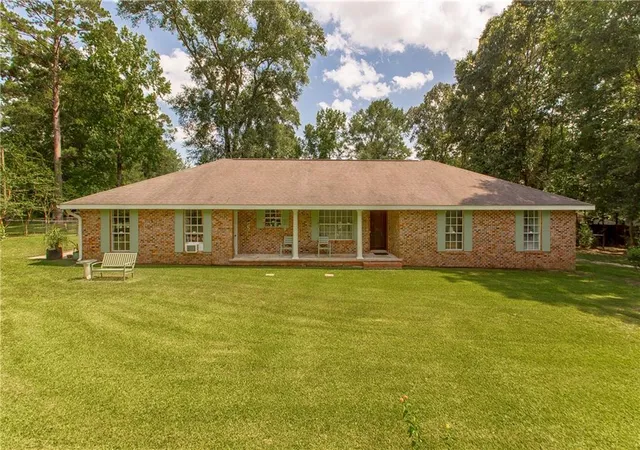 1st image of 281 Oak Rd, Bogalusa, LA 70427 | MLS# 2565255